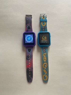 Purple Kids Smartwatch with Fitness & Time Display